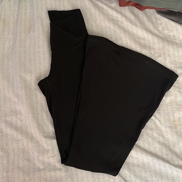 Aerie CROSSOVER super flares - Picture 3 of 4